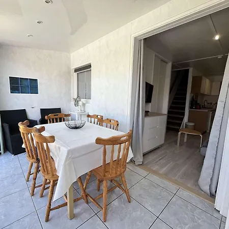 Climatisee Dans Les Tamaris, 3 Chambres, Veranda, Wifi, A 400m De La De Lrtamg15 * Portiragnes