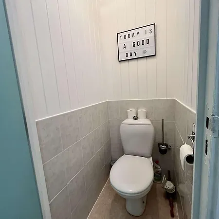Climatisee Dans Les Tamaris, 3 Chambres, Veranda, Wifi, A 400m De La De Lrtamg15 * Portiragnes