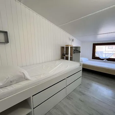 Climatisee Dans Les Tamaris, 3 Chambres, Veranda, Wifi, A 400m De La De Lrtamg15 Villa *